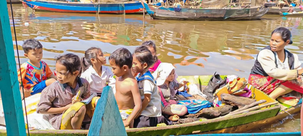 Kids at Tonle Sap Lake_
