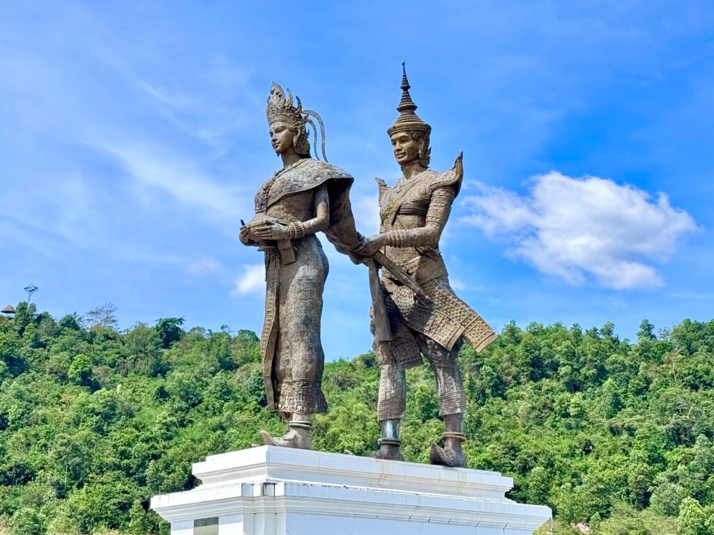 Preah Thong Neag Neak Sculture