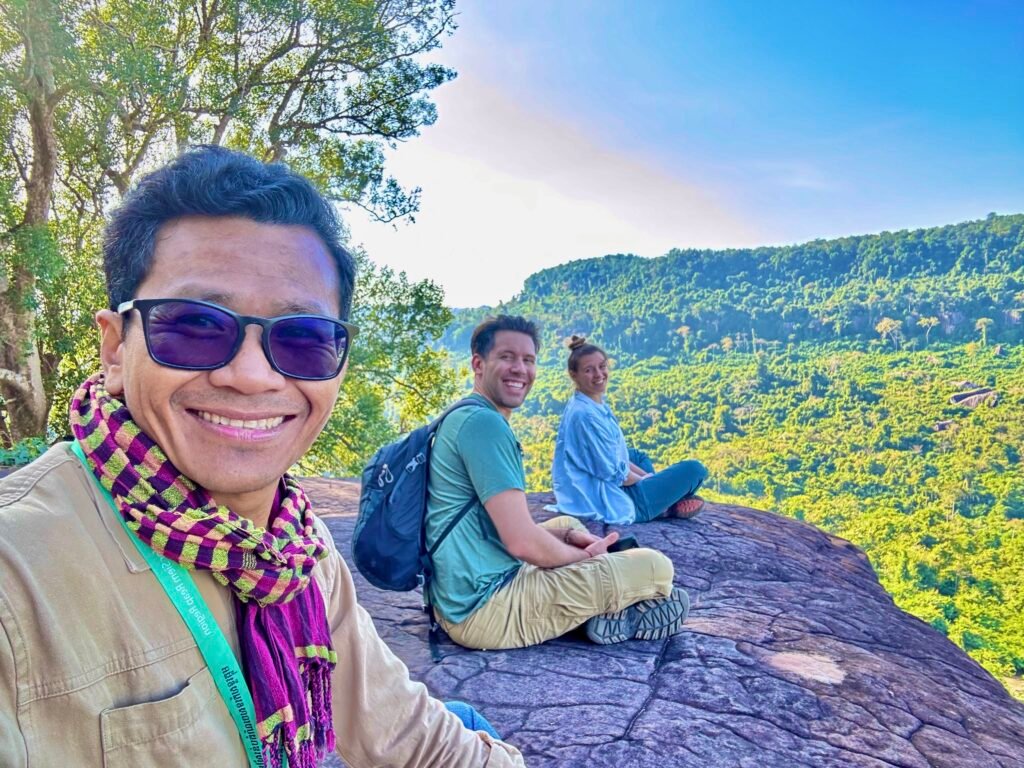 Thom is the best tour guide that get top review from customer